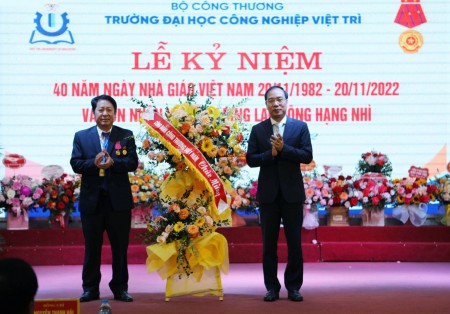 Trường Đại học Công nghiệp Việt Trì tổ chức các hoạt động chào mừng kỷ niệm 40 năm ngày Nhà giáo Việt Nam (20/11/1982-20/11/2022) và đón nhận  Huân chương Lao động Hạng Nhì