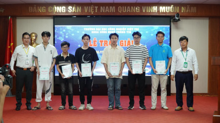 Khoa Công nghệ thông tin tổ chức trao giải cuộc thi “Sáng tạo tin học ngành CNTT và Olympic tin học sinh viên năm 2025” và tư vấn nghề nghiệp cho sinh viên