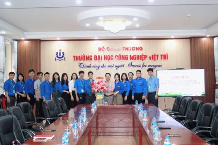 Đảng ủy, Ban giám hiệu trường Đại học Công nghiệp Việt Trì gặp mặt và chúc mừng BCH Đoàn trường Ngày thành lập Đoàn TNCS Hồ Chí Minh
